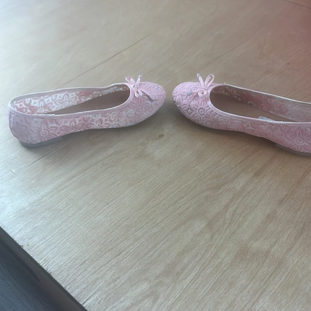 American Eagles‎ custom painted girls size 1 coral flats